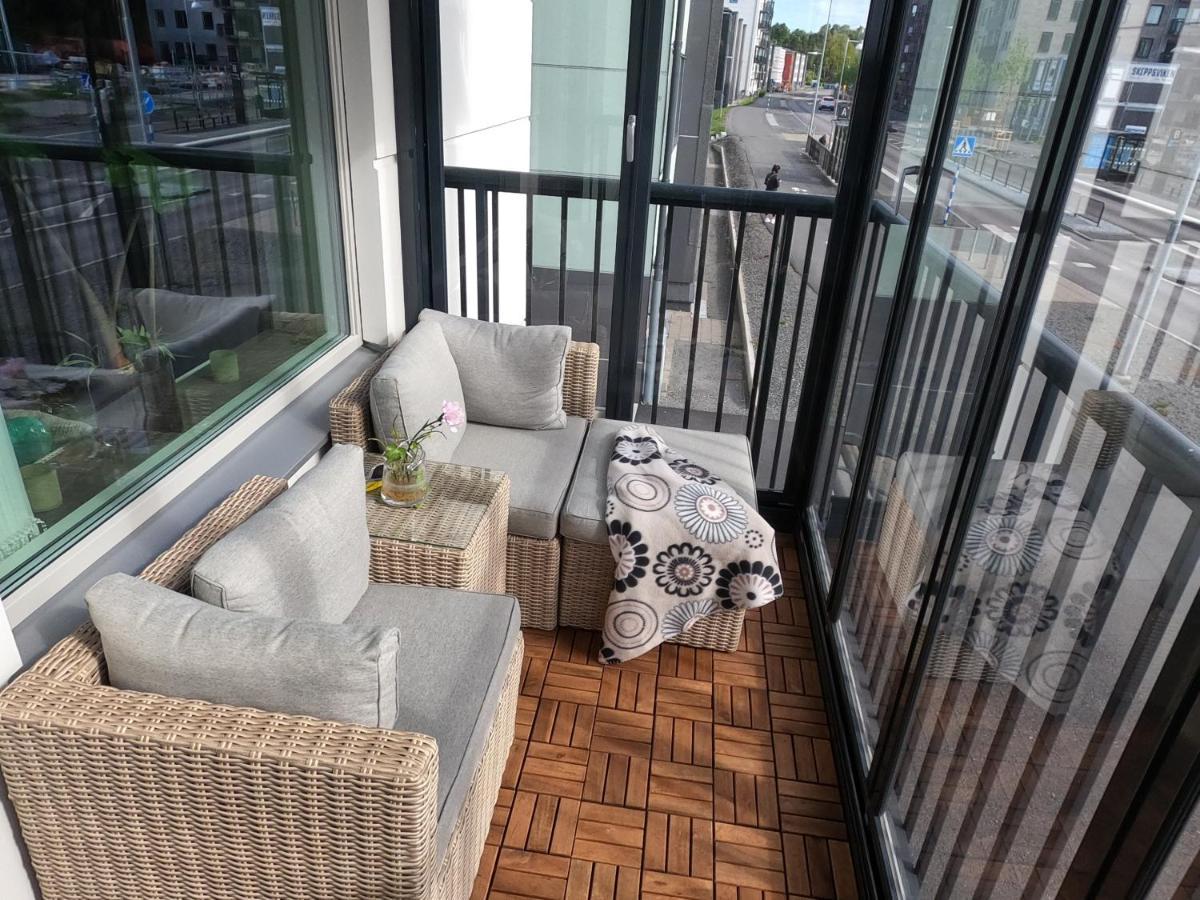 Homestay - Private Room In An Apartment Göteborg Exterior foto